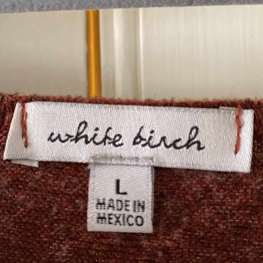 White Birch crisscross sweater - Picture 2 of 4